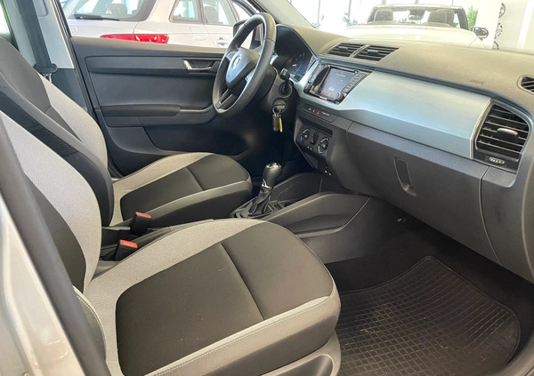 Skoda Fabia cena 39900 przebieg: 175680, rok produkcji 2016 z Suwałki małe 277